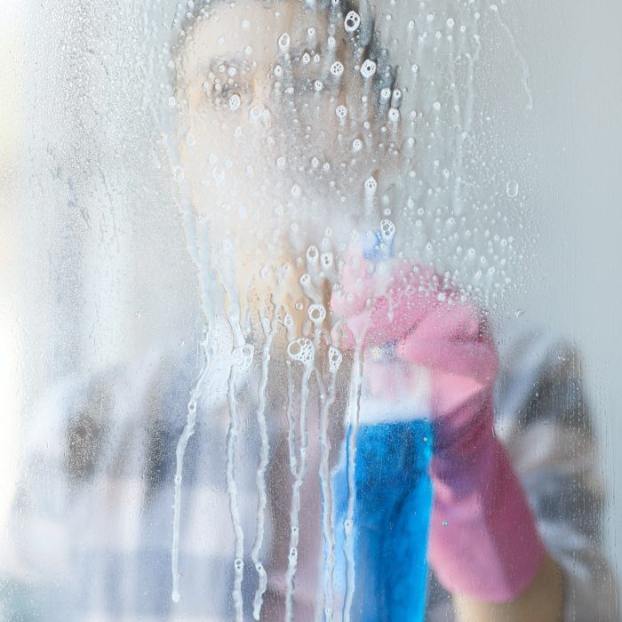Cleaning the glass window